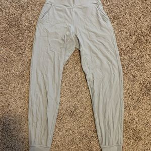 Lululemon Align Joggers. Only worn once! Perfect condition size 4